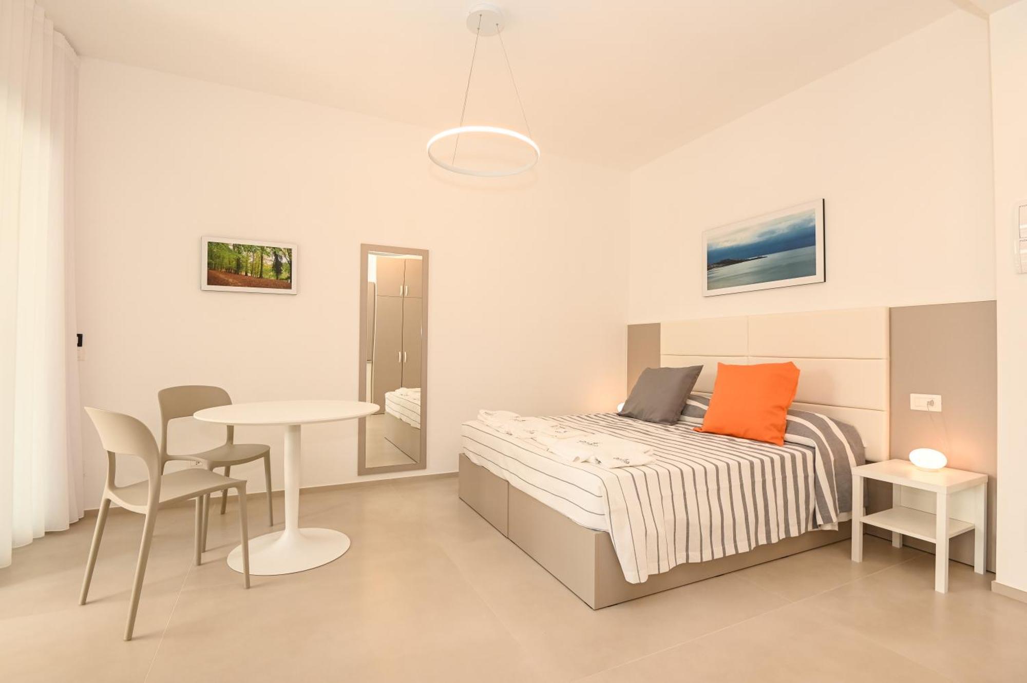 Agora Vieste Rooms & Apartments Exterior photo